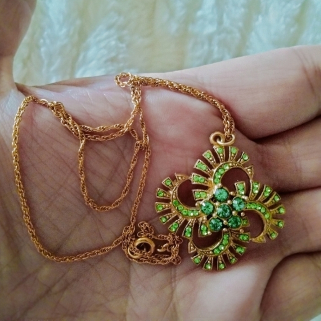 Virgin Saints Angels Green Crystal Necklace 75$